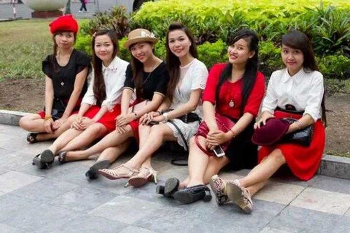 Chuyên gia Hotspot Matrix phân tích: Phương Oanh diện set đồ 50 và marketing video_Vietnam Hotspot Culture Media Co., Ltd